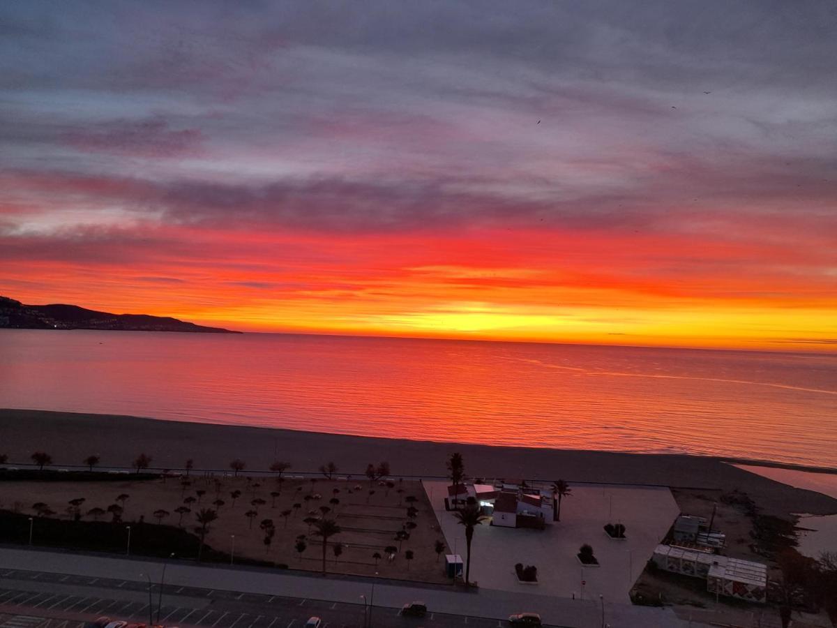 Apartamento Con Magnificas Vistas Al Mar - Wifi Gratis إمبوريابرافا المظهر الخارجي الصورة